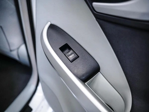 Лифтбек Toyota Prius 2011 года, 939000 рублей, Красноярск