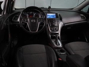 Хетчбэк Opel Astra 2011 года, 749000 рублей, Воронеж