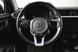 Седан Kia Rio X-Line 2018 года, 1539000 рублей, Сургут