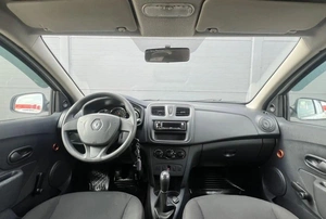 Седан Renault Logan 2017 года, 600000 рублей, Солонцы