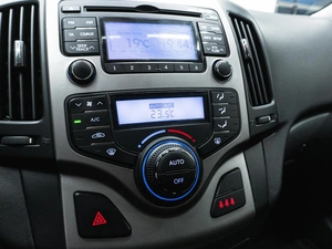Хетчбэк Hyundai i30 2011 года, 850000 рублей, Красноярск