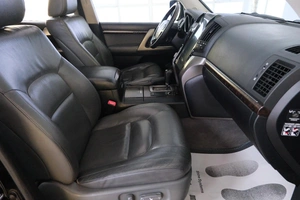 Внедорожник Toyota Land Cruiser 2010 года, 3199000 рублей, Омск