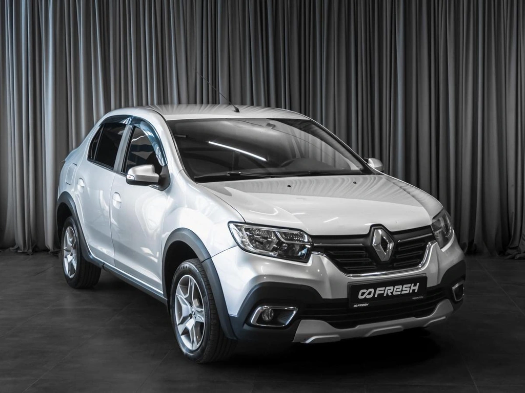 Седан Renault Logan 2019 года, 920000 рублей, Тюмень
