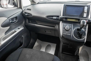 Минивэн Toyota Wish 2011 года, 1189000 рублей, Барнаул