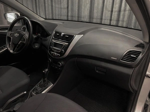 Седан Hyundai Solaris 2015 года, 920000 рублей, Красноярск