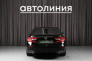 Седан Honda Accord 2018 года, 1879000 рублей, Красноярск