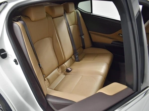 Седан Lexus ES 2021 года, 3386100 рублей, Казань
