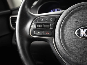 Седан Kia Optima 2017 года, 1298200 рублей, Казань