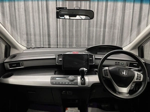 Минивэн Honda Freed 2013 года, 999000 рублей, Красноярск