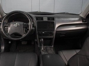 Седан Toyota Camry 2010 года, 1690000 рублей, Омск