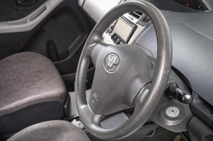 Хетчбэк Toyota Vitz 2008 года, 629000 рублей, Томск