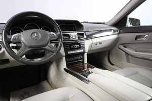 Седан Mercedes-benz E-класс 2014 года, 2149000 рублей, Новосибирск