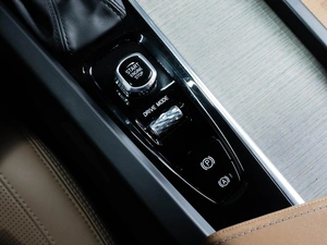 Внедорожник Volvo XC60 2018 года, 4570000 рублей, Тюмень