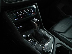 Внедорожник Volkswagen Tiguan 2021 года, 2370900 рублей, Москва
