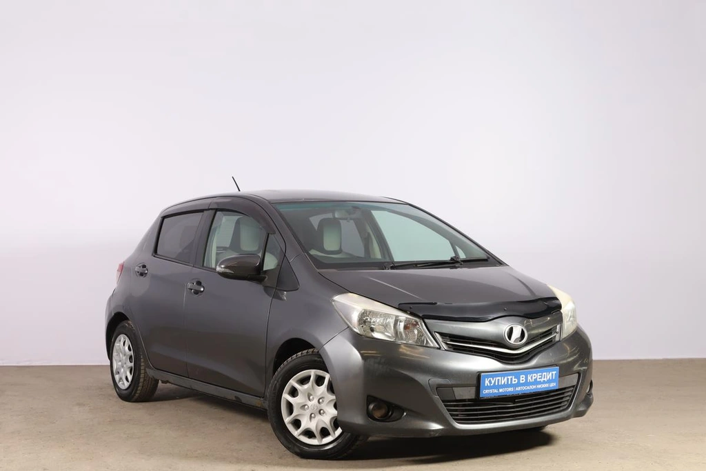 Хетчбэк Toyota Vitz 2011 года, 599000 рублей, Новосибирск
