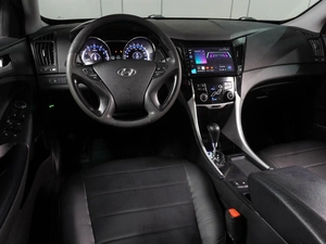 Седан Hyundai Sonata 2011 года, 939000 рублей, Воронеж