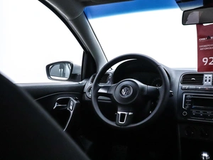 Седан Volkswagen Polo 2014 года, 880000 рублей, Красноярск