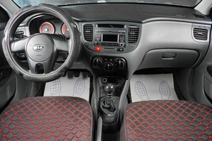 Седан Kia Rio 2010 года, 499000 рублей, Тюмень