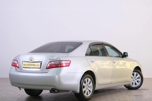 Седан Toyota Camry 2007 года, 949000 рублей, Омск
