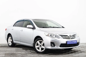 Седан Toyota Corolla 2011 года, 909000 рублей, Сургут