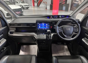 Минивэн Honda Stepwgn Spada 2020 года, 2597000 рублей, Красноярск