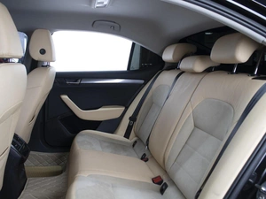 Лифтбек Skoda Superb 2017 года, 1980000 рублей, Омск