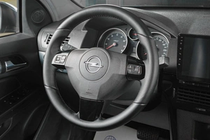 Хетчбэк Opel Astra 2007 года, 509000 рублей, Тюмень