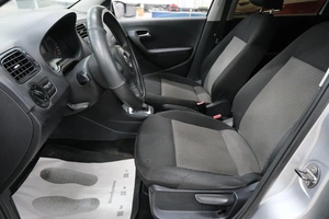 Седан Volkswagen Polo 2013 года, 859000 рублей, Омск