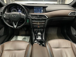 Внедорожник Infiniti QX30 2016 года, 2100000 рублей, Красноярск