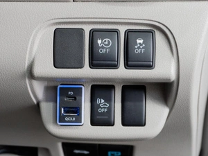 Хетчбэк Nissan Leaf 2011 года, 599000 рублей, Тюмень