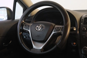 Седан Toyota Avensis 2009 года, 1199000 рублей, Омск