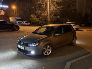 Хетчбэк Volkswagen Golf 2012 года, 860000 рублей, Красноярск