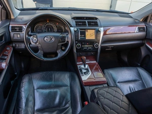 Седан Toyota Camry 2012 года, 1599000 рублей, Саратов