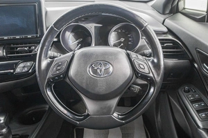 Внедорожник Toyota C-HR 2018 года, 1959000 рублей, Барнаул