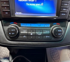 Внедорожник Toyota RAV4 2016 года, 2457000 рублей, Красноярск