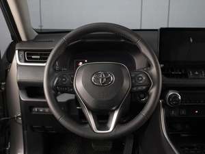 Внедорожник Toyota RAV4 2023 года, 3600000 рублей, Омск