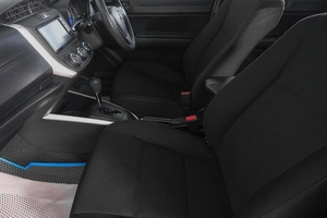 Универсал Toyota Corolla Fielder 2019 года, 1429000 рублей, Кемерово