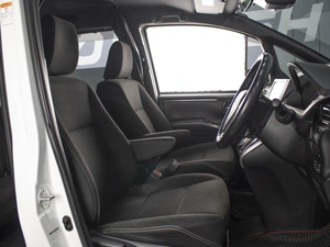 Минивэн Toyota Esquire 2019 года, 2399000 рублей, Омск