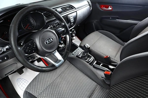 Седан Kia Rio 2018 года, 919000 рублей, Тюмень
