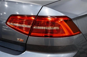 Седан Volkswagen Passat 2017 года, 2049000 рублей, Барнаул