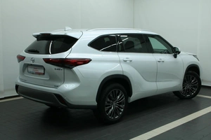 Внедорожник Toyota Highlander 2025 года, 5380000 рублей, Красноярск