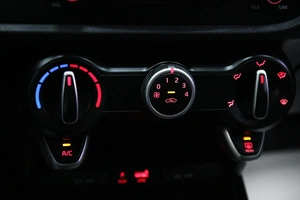 Седан Kia Rio 2019 года, 1378000 рублей, Солонцы