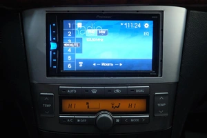 Седан Toyota Avensis 2004 года, 769000 рублей, Омск