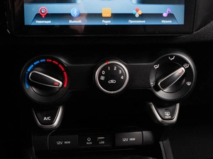 Хетчбэк Kia Rio X-Line 2019 года, 1429000 рублей, Тюмень