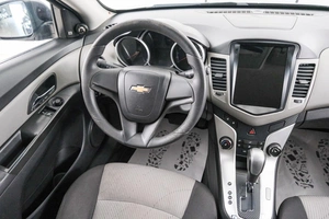 Седан Chevrolet Cruze 2011 года, 779000 рублей, Красноярск