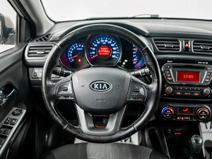 Седан Kia Rio 2012 года, 800000 рублей, Красноярск