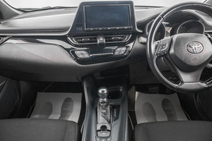 Внедорожник Toyota C-HR 2018 года, 1959000 рублей, Барнаул