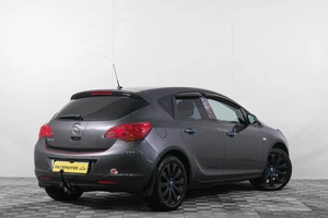 Хетчбэк Opel Astra 2011 года, 819000 рублей, Кемерово