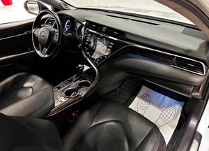 Седан Toyota Camry 2019 года, 2957000 рублей, Красноярск