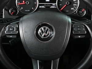 Внедорожник Volkswagen Touareg 2013 года, 2075000 рублей, Аксай